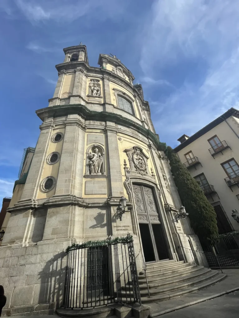 madrid city catedral de la almudena outside
